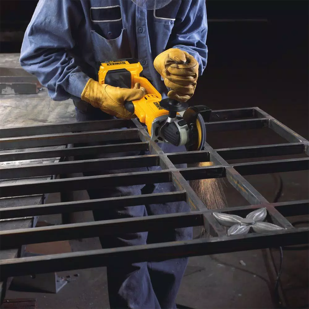 New ✨ Grinders DEWALT 20-Volt MAX Cordless 4-1/2 In. To 5 In. Grinder, (1) 20-Volt 3.0Ah Battery & Charger 🤩 - Image 7